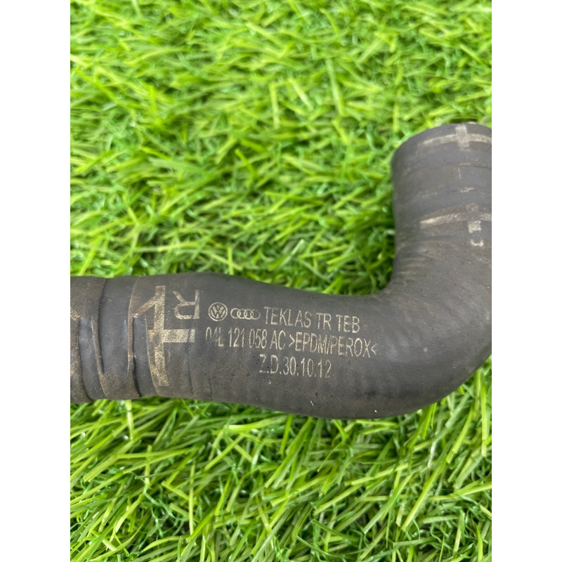 Патрубок (система охлаждения) Volkswagen Passat B8 2016 2.0 tdi 04l121058ac