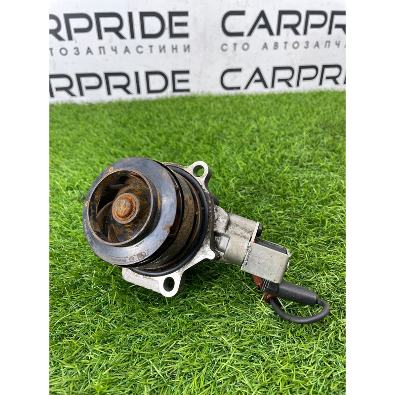 Помпа (система охлаждения) Volkswagen Passat B8 2016 2.0 tdi 04L121011P