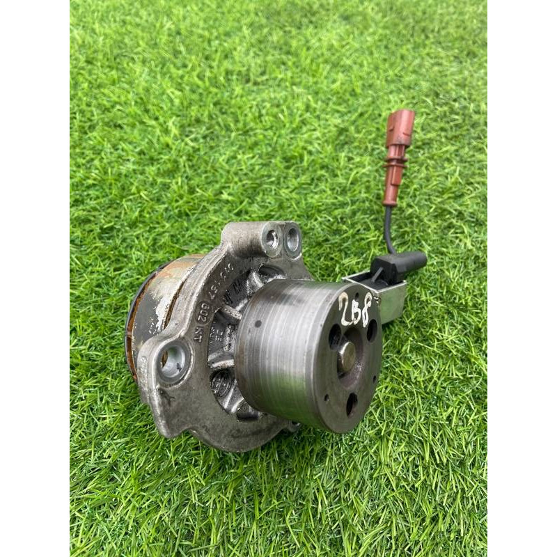 Помпа (система охлаждения) Volkswagen Passat B8 2016 2.0 tdi 04L121011P