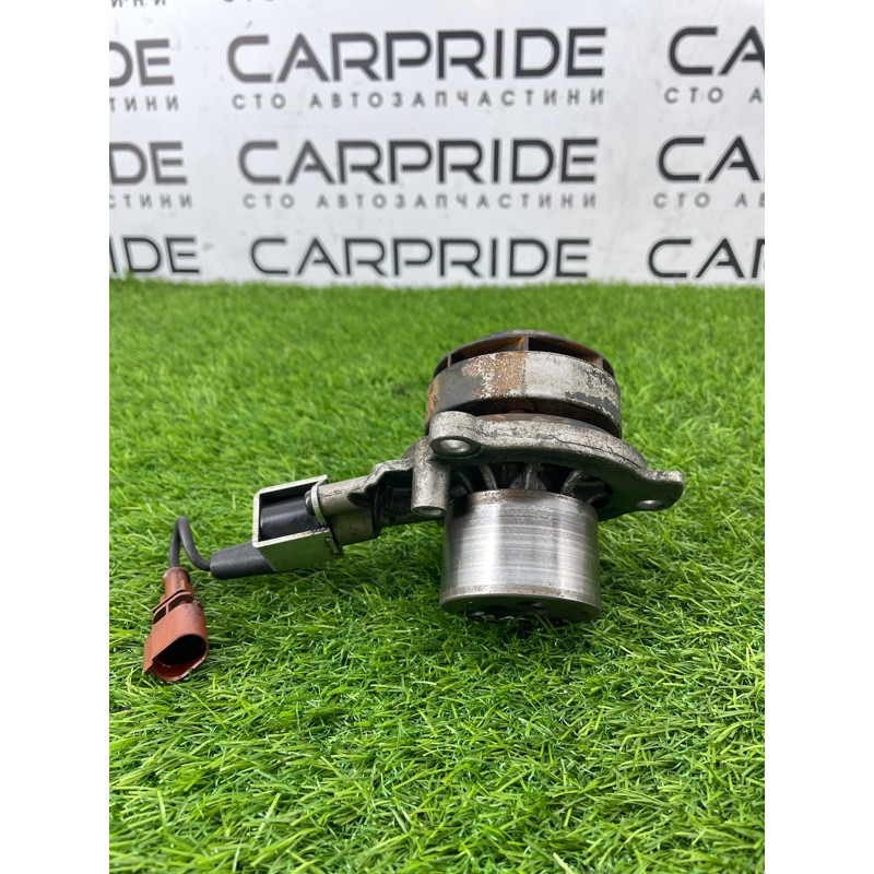 Помпа (система охлаждения) Volkswagen Passat B8 2016 2.0 tdi 04L121011P