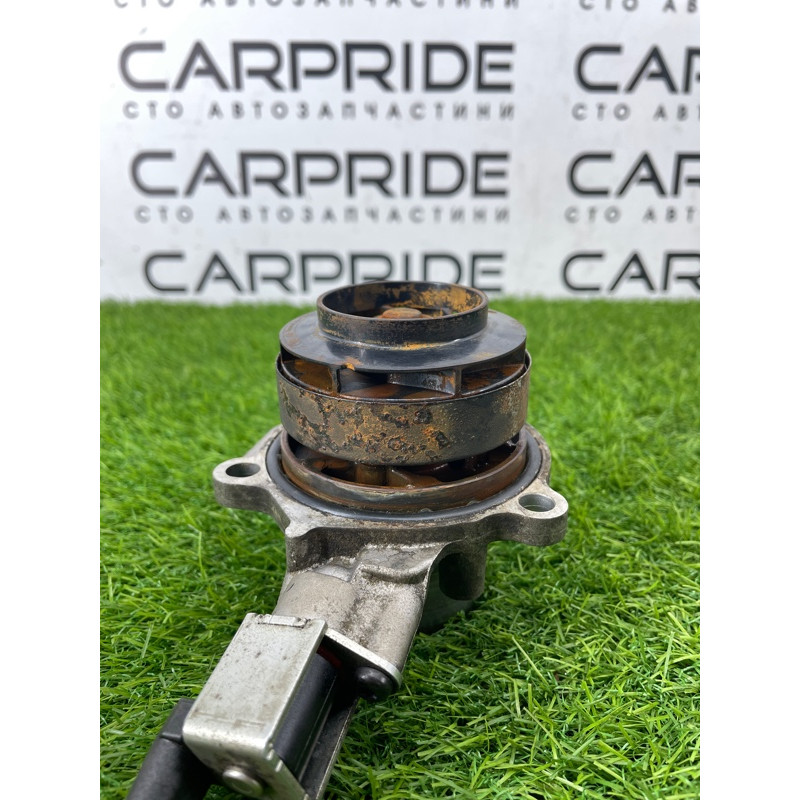 Помпа (система охлаждения) Volkswagen Passat B8 2016 2.0 tdi 04L121011P