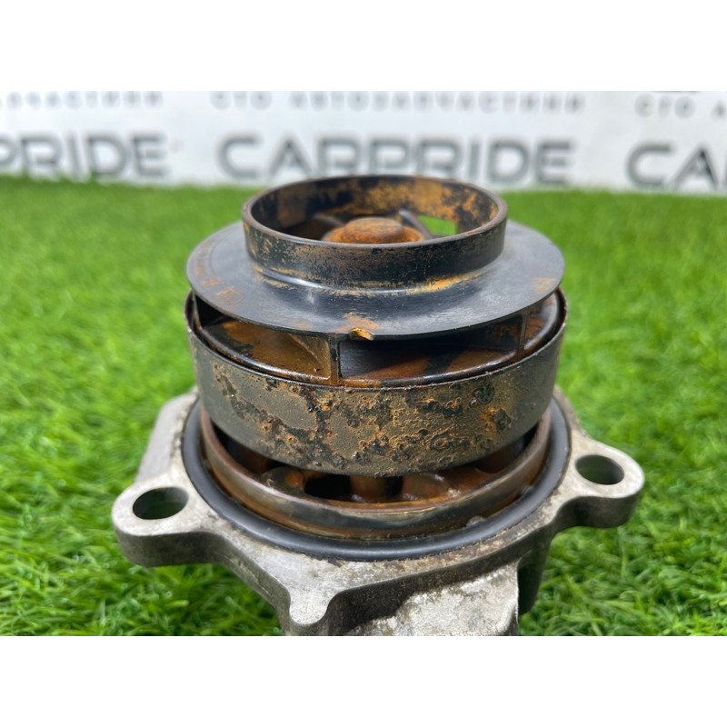 Помпа (система охлаждения) Volkswagen Passat B8 2016 2.0 tdi 04L121011P