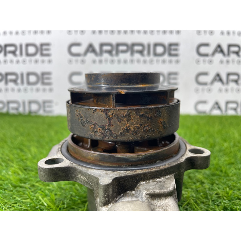 Помпа (система охлаждения) Volkswagen Passat B8 2016 2.0 tdi 04L121011P