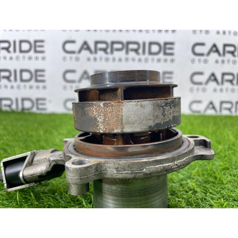 Помпа (система охлаждения) Volkswagen Passat B8 2016 2.0 tdi 04L121011P