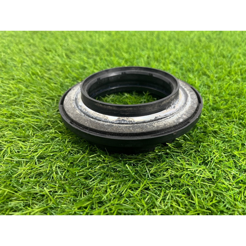 Опора пружины верхняя (подвеска) Volkswagen Passat B8 2016 2.0 tdi 5Q0412249E