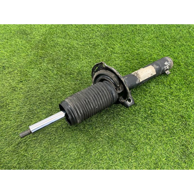 Амортизатор (подвеска) Volkswagen Passat B8 2016 2.0 tdi 3Q0413031BN