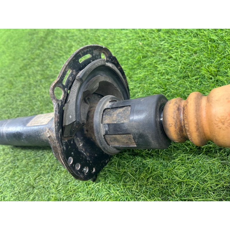 Амортизатор (подвеска) Volkswagen Passat B8 2016 2.0 tdi 3Q0413031BN