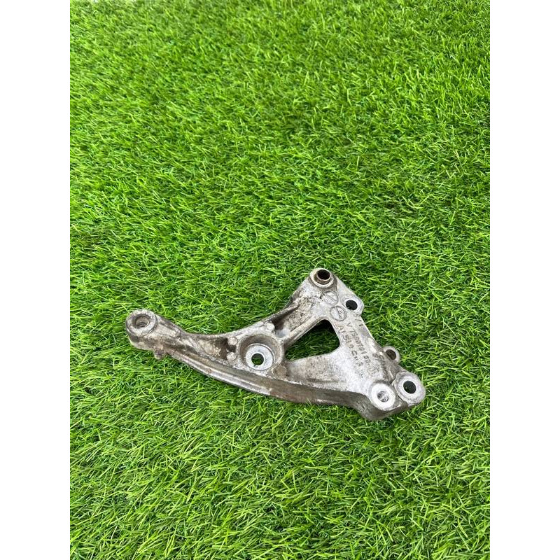 Кронштейн компрессора кондиционера (кронштейны двигателя) Mini Cooper R56 R56 2006 64557580781