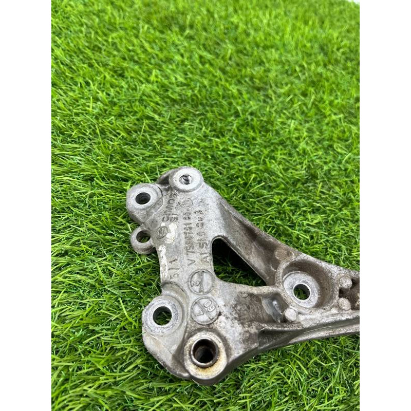 Кронштейн компрессора кондиционера (кронштейны двигателя) Mini Cooper R56 R56 2006 64557580781