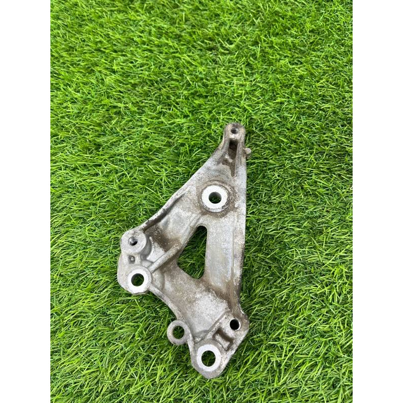 Кронштейн компрессора кондиционера (кронштейны двигателя) Mini Cooper R56 R56 2006 64557580781