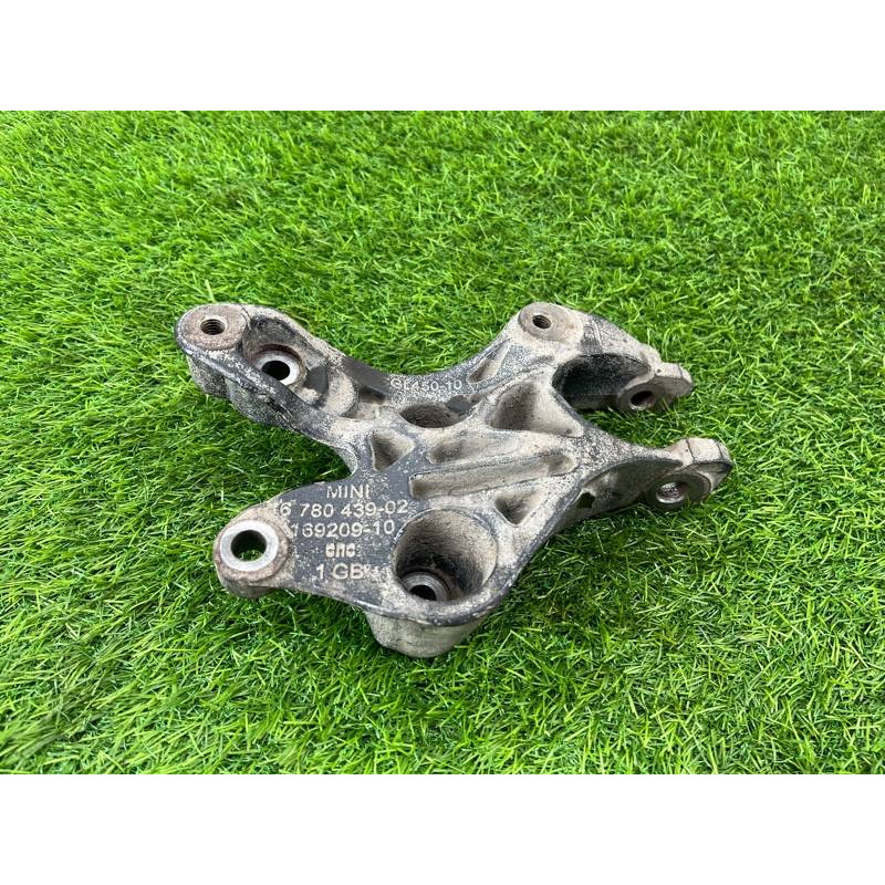 Кронштейн подушки двигателя (кронштейны двигателя) Mini Cooper R56 R56 2006 22116780439