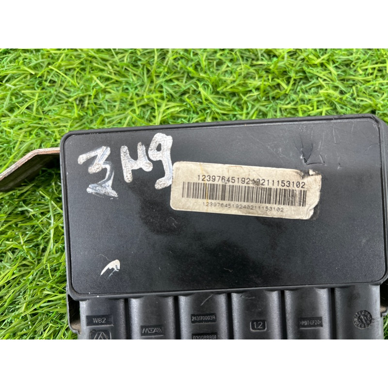 Блок предохранителей (электрика) Renault Megane 3 2011 1,5 dCi (K9K837) 243170003R