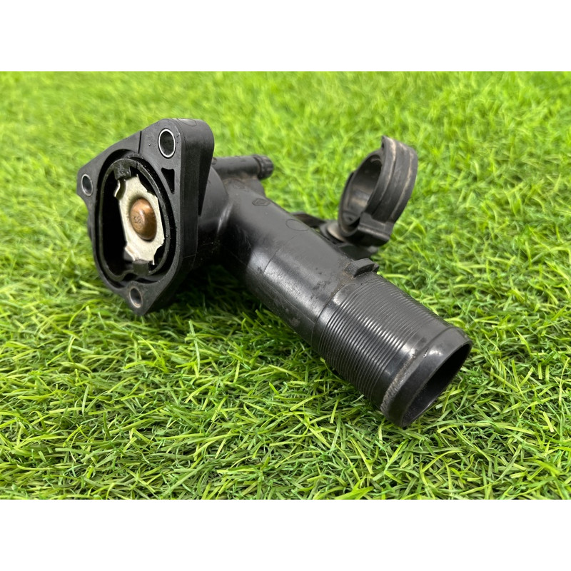 Корпус термостата (система охлаждения) Renault Megane 3 2011 1,5 dCi (K9K837) 110605536R