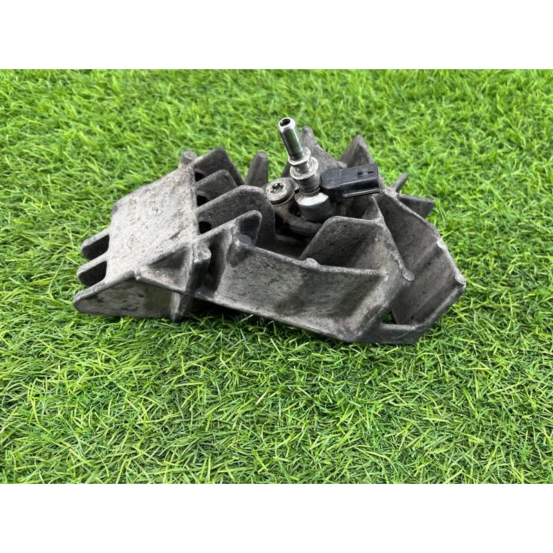 Кронштейн форсунки (топливная система) Renault Megane 3 2011 1,5 dCi (K9K837) 8200771226
