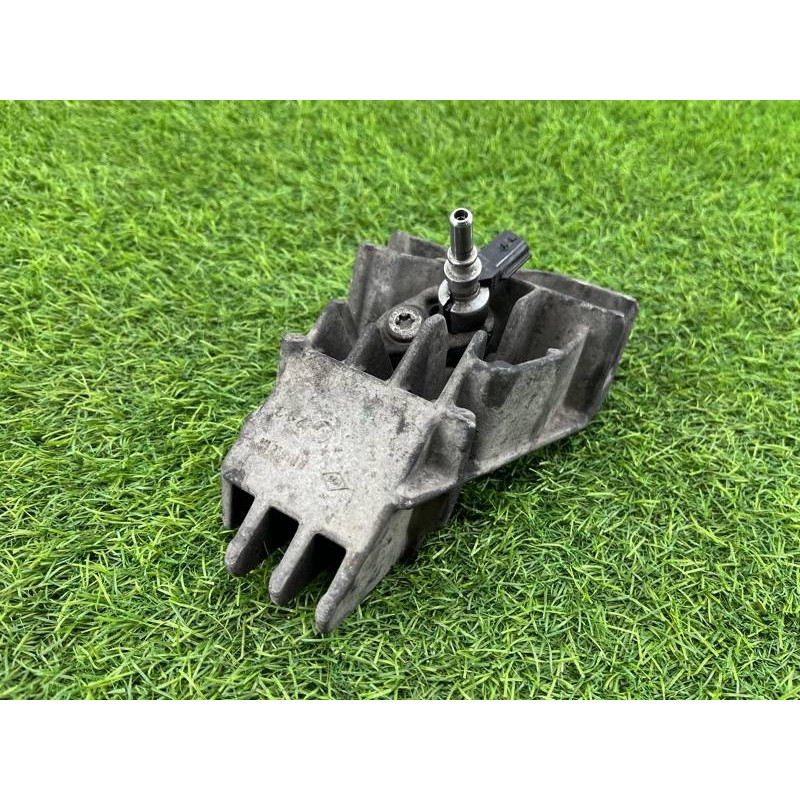 Кронштейн форсунки (топливная система) Renault Megane 3 2011 1,5 dCi (K9K837) 8200771226