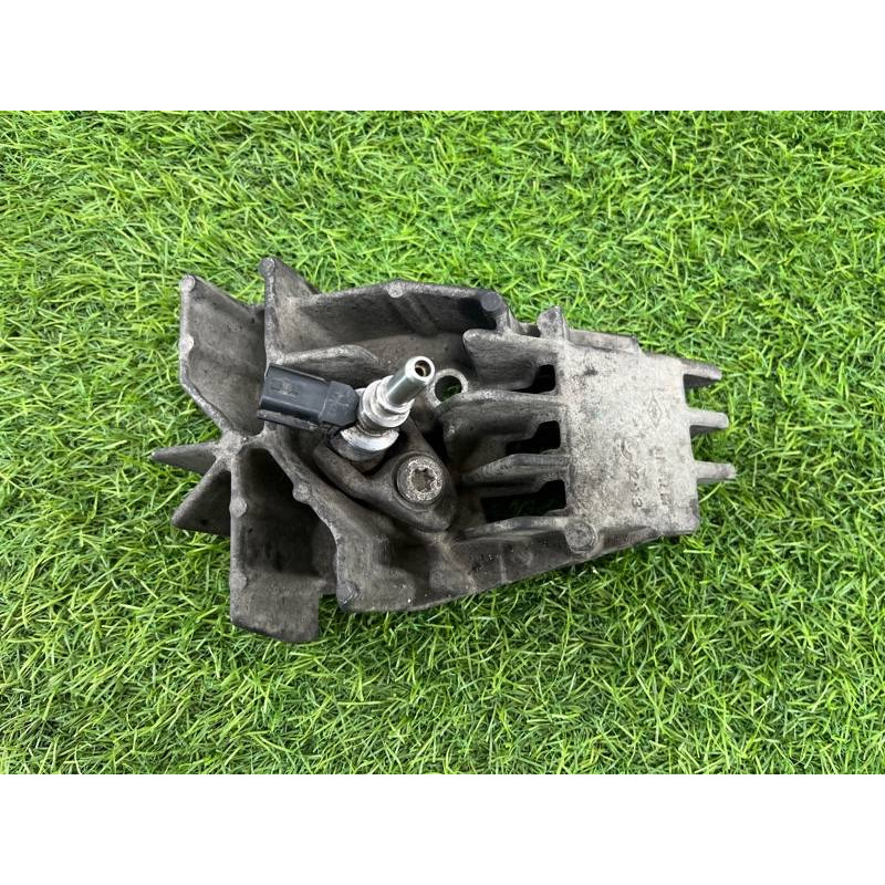 Кронштейн форсунки (топливная система) Renault Megane 3 2011 1,5 dCi (K9K837) 8200771226
