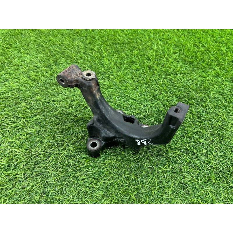 Кронштейн крепление катализатора (выпускная система) Volkswagen Passat B8 2016 2.0 tdi 04L131425A