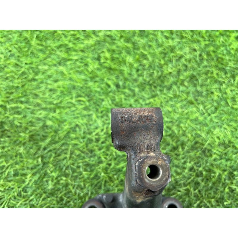 Кронштейн крепление катализатора (выпускная система) Volkswagen Passat B8 2016 2.0 tdi 04L131425A