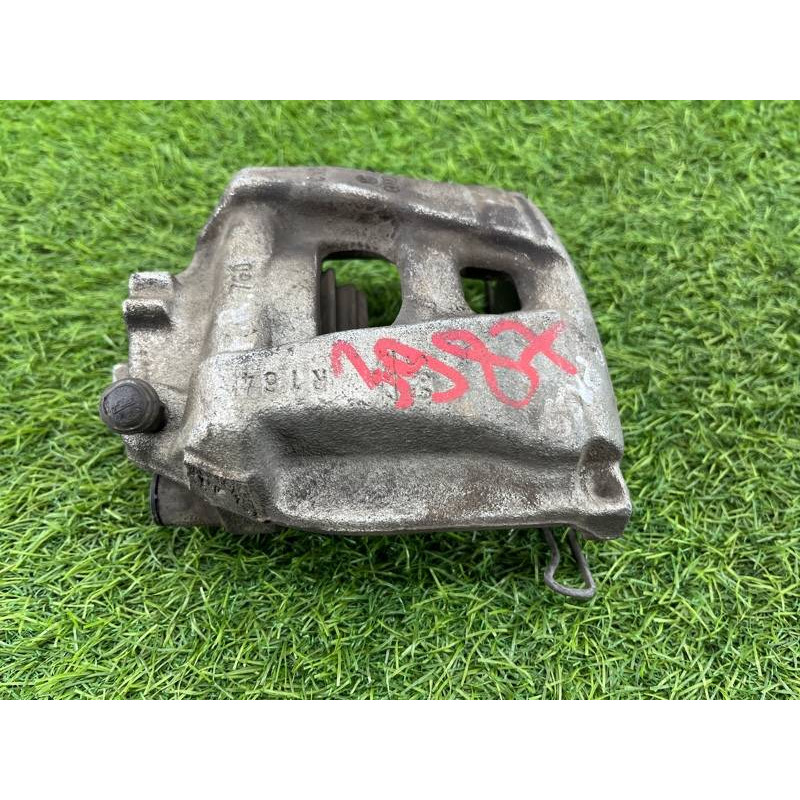 Суппорт тормозной (тормозная система) Volkswagen Passat B7 2014 1.8 5N0615124