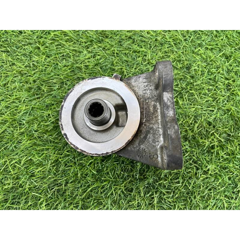 Кронштейн масляного фильтра (кронштейны двигателя) Jeep Compass MK49 2014 2.4 05047079aa