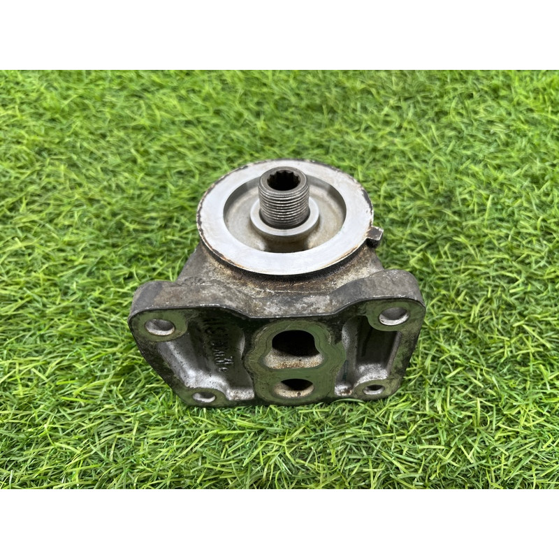 Кронштейн масляного фильтра (кронштейны двигателя) Jeep Compass MK49 2014 2.4 05047079aa