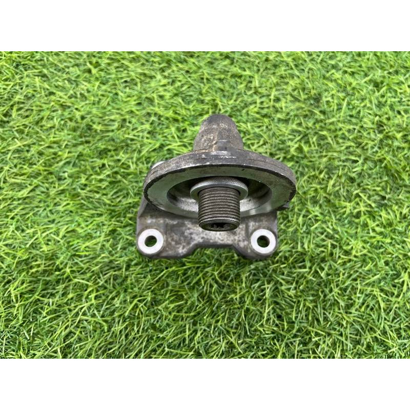 Кронштейн масляного фильтра (кронштейны двигателя) Jeep Compass MK49 2014 2.4 05047079aa