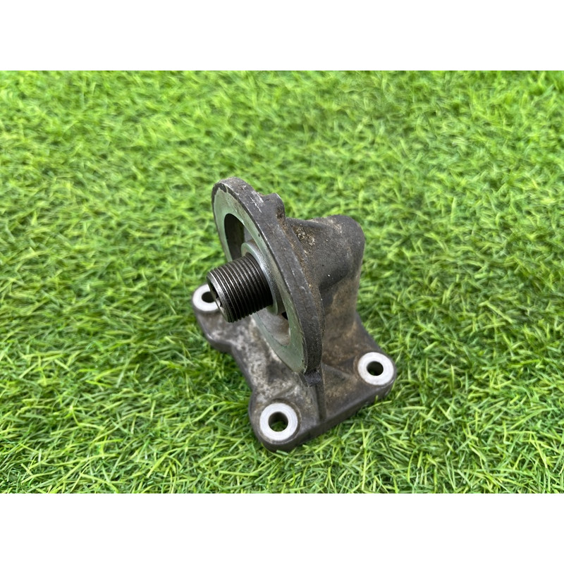 Кронштейн масляного фильтра (кронштейны двигателя) Jeep Compass MK49 2014 2.4 05047079aa