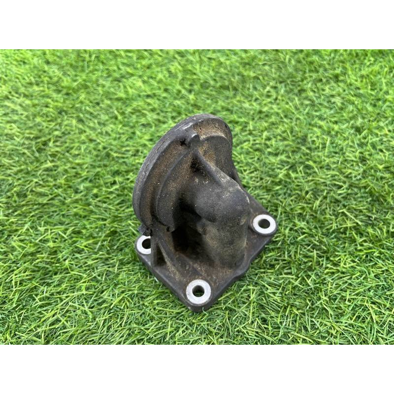 Кронштейн масляного фильтра (кронштейны двигателя) Jeep Compass MK49 2014 2.4 05047079aa