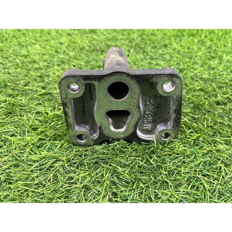 Кронштейн масляного фильтра (кронштейны двигателя) Jeep Compass MK49 2014 2.4 05047079aa