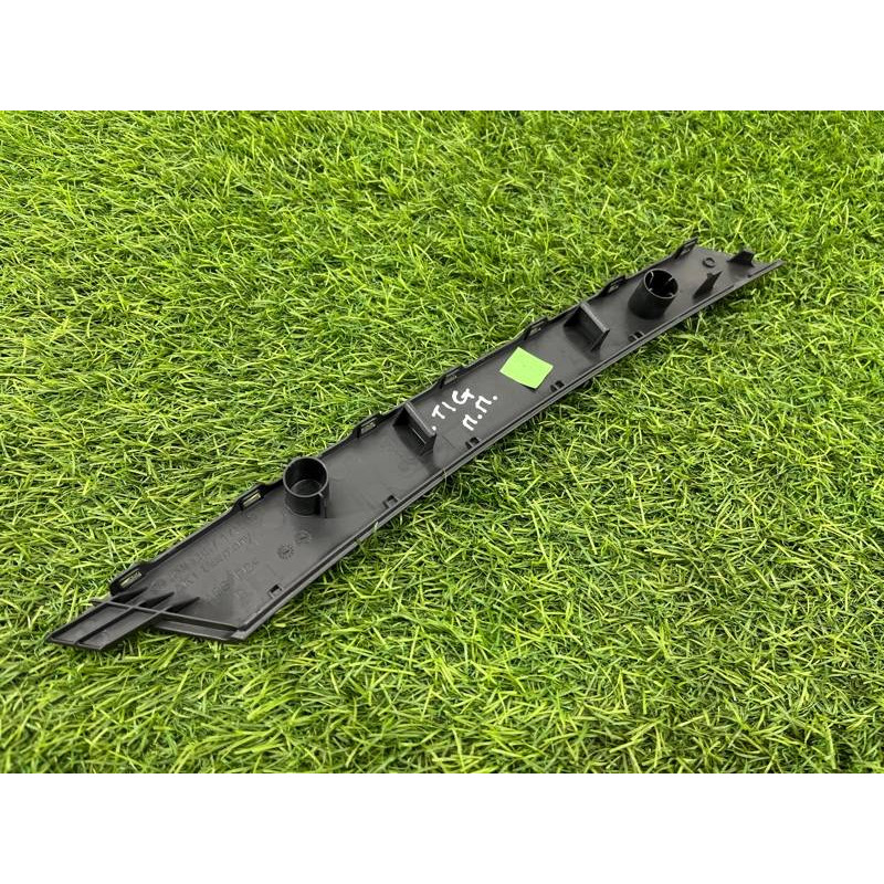 Накладка двери внутренняя (салон) Volkswagen Tiguan 5N 2011 1.4 CAVA 5N0867172CV80