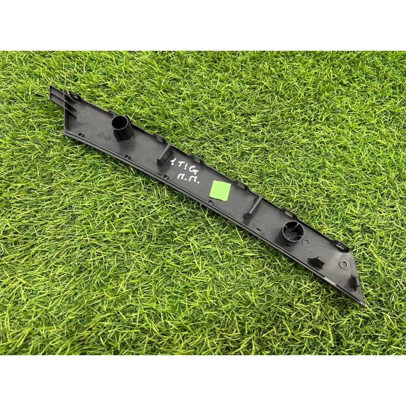 Накладка двери внутренняя (салон) Volkswagen Tiguan 5N 2011 1.4 CAVA 5N0867172CV80