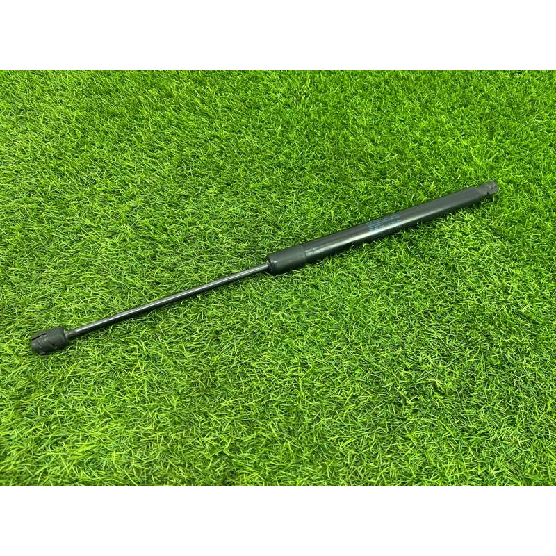 Амортизатор багажника (кузов и элементы) Volkswagen Tiguan 5N 2011 1.4 CAVA 5N0827550D