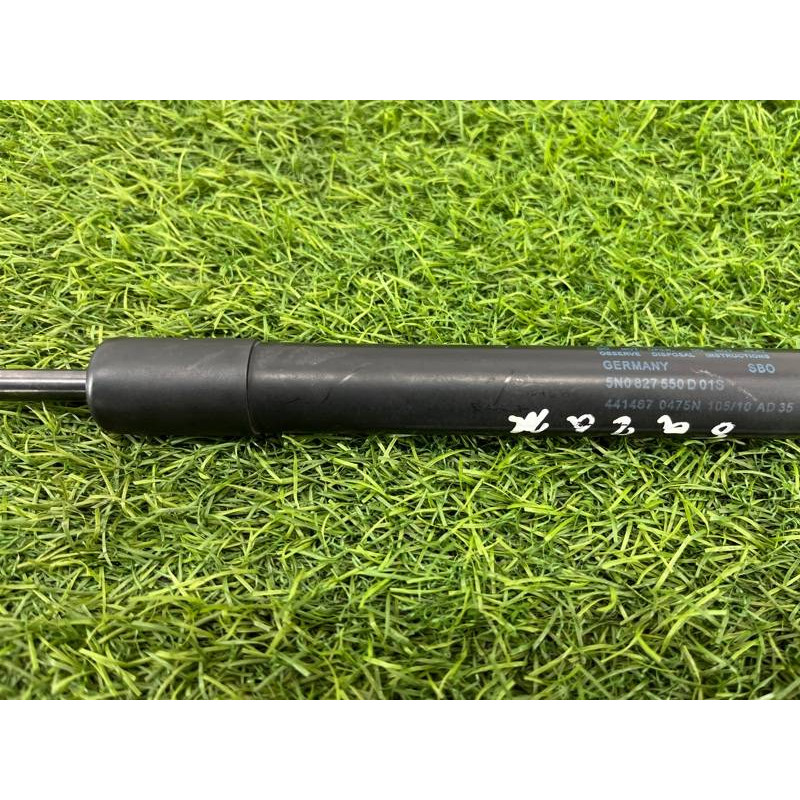 Амортизатор багажника (кузов и элементы) Volkswagen Tiguan 5N 2011 1.4 CAVA 5N0827550D