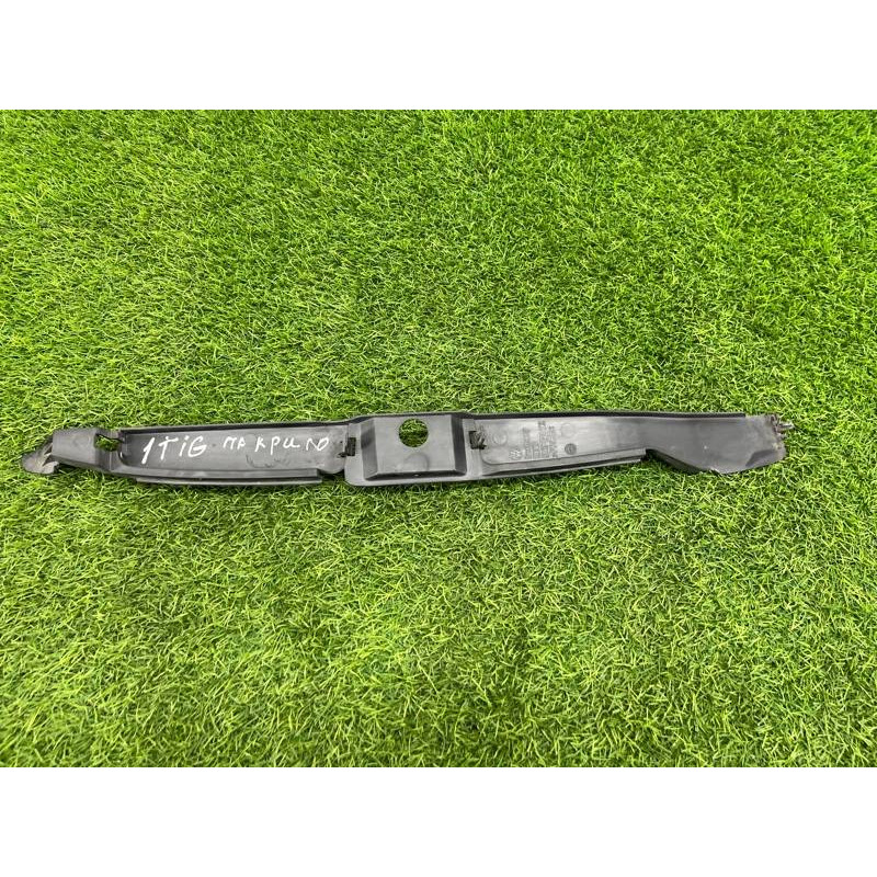 Уплотнитель крыла (кузов и элементы) Volkswagen Tiguan 5N 2011 1.4 CAVA 5N0821112