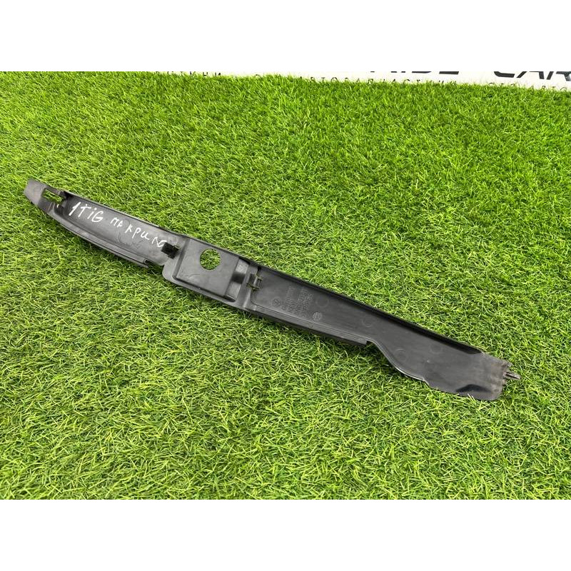 Уплотнитель крыла (кузов и элементы) Volkswagen Tiguan 5N 2011 1.4 CAVA 5N0821112