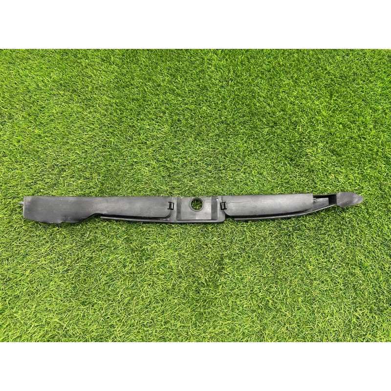 Уплотнитель крыла (кузов и элементы) Volkswagen Tiguan 5N 2011 1.4 CAVA 5N0821112