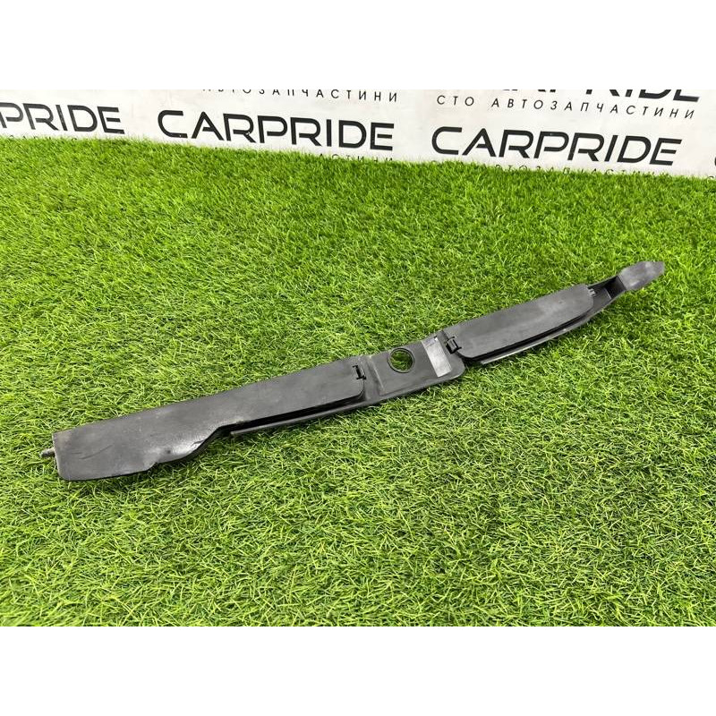 Уплотнитель крыла (кузов и элементы) Volkswagen Tiguan 5N 2011 1.4 CAVA 5N0821112