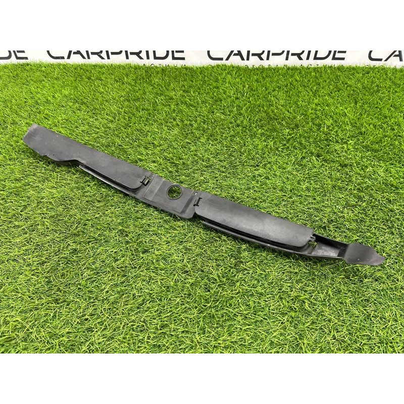 Уплотнитель крыла (кузов и элементы) Volkswagen Tiguan 5N 2011 1.4 CAVA 5N0821112