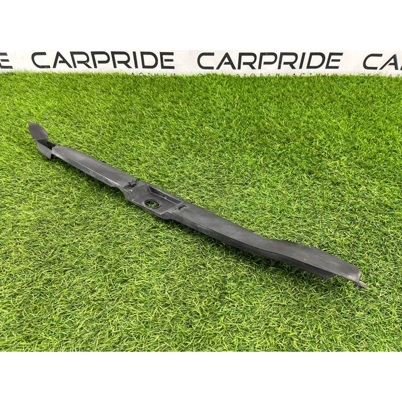 Уплотнитель крыла (кузов и элементы) Volkswagen Tiguan 5N 2011 1.4 CAVA 5N0821112