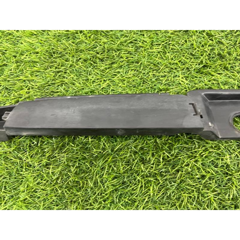 Уплотнитель крыла (кузов и элементы) Volkswagen Tiguan 5N 2011 1.4 CAVA 5N0821112