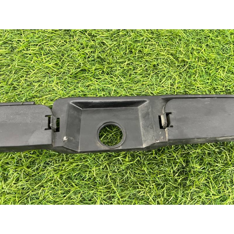 Уплотнитель крыла (кузов и элементы) Volkswagen Tiguan 5N 2011 1.4 CAVA 5N0821112