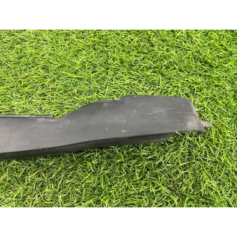 Уплотнитель крыла (кузов и элементы) Volkswagen Tiguan 5N 2011 1.4 CAVA 5N0821112