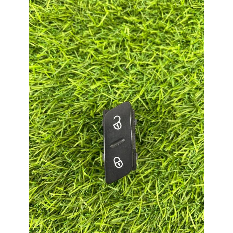 Кнопка блокировки центрального замка (электрика / кнопки) Volkswagen Tiguan 5N 2011 1.4 CAVA 1K0962125B