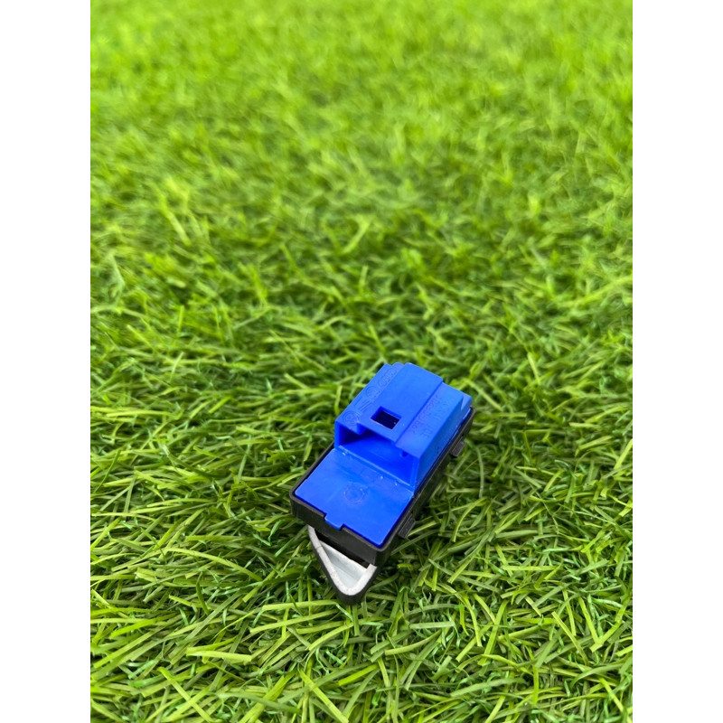 Кнопка блокировки центрального замка (электрика / кнопки) Volkswagen Tiguan 5N 2011 1.4 CAVA 1K0962125B