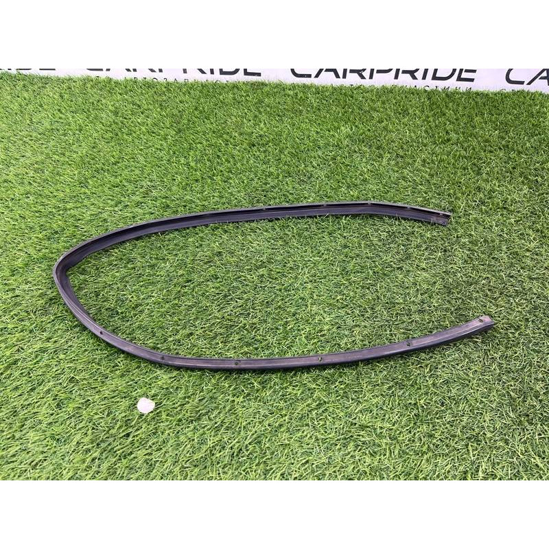 Уплотнитель (кузов и элементы) Renault Megane 3 2011 1,5 dCi (K9K837) 828310785R