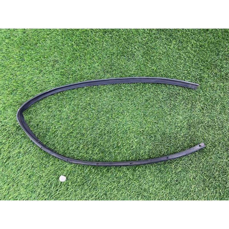 Уплотнитель (кузов и элементы) Renault Megane 3 2011 1,5 dCi (K9K837) 828310785R