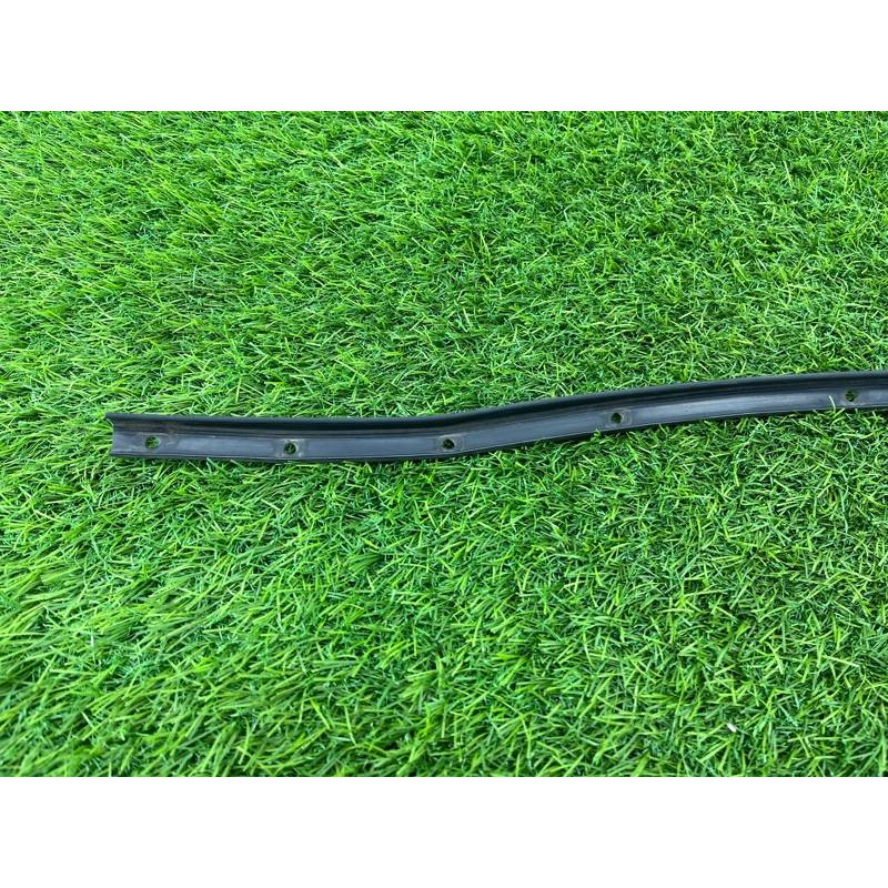 Уплотнитель (кузов и элементы) Renault Megane 3 2011 1,5 dCi (K9K837) 828310785R