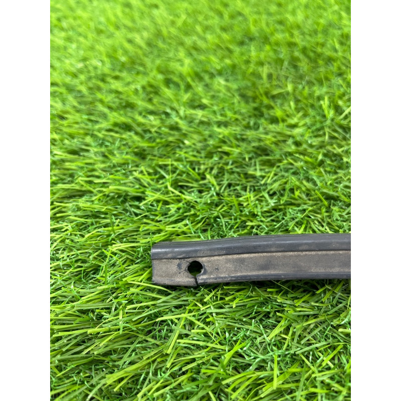 Уплотнитель (кузов и элементы) Renault Megane 3 2011 1,5 dCi (K9K837) 828310785R