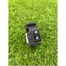 Кнопка блокировки центрального замка