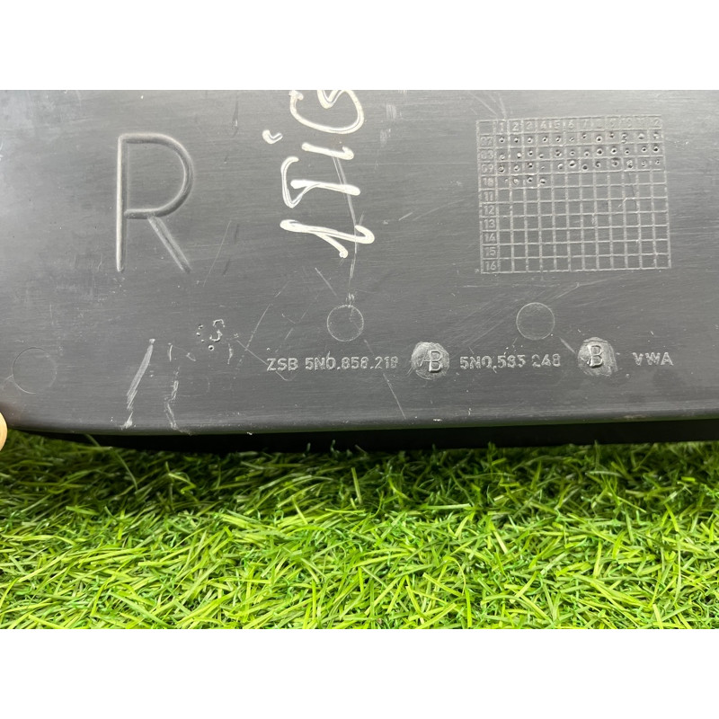 Накладка торпеды боковая (салон) Volkswagen Tiguan 5N 2011 1.4 CAVA 5N0858218B